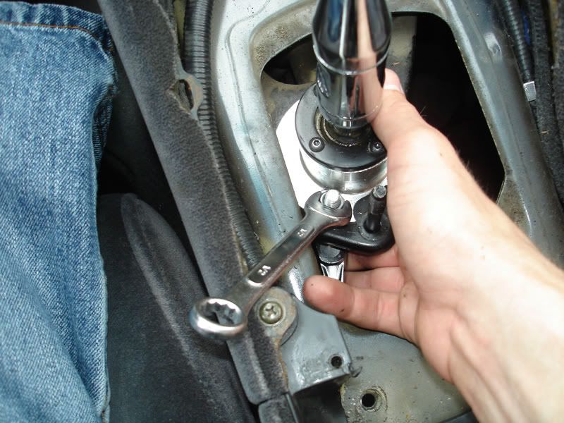 How to remove/replace the shifter on a Nissan 300ZX